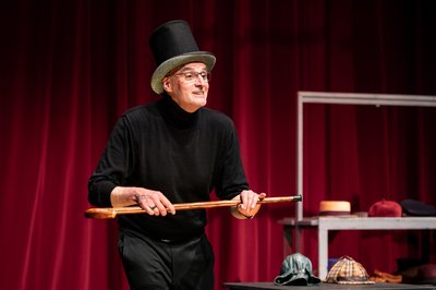 010b_tfn_barbier_kurz_geschoren_foto_volker_hanuschke