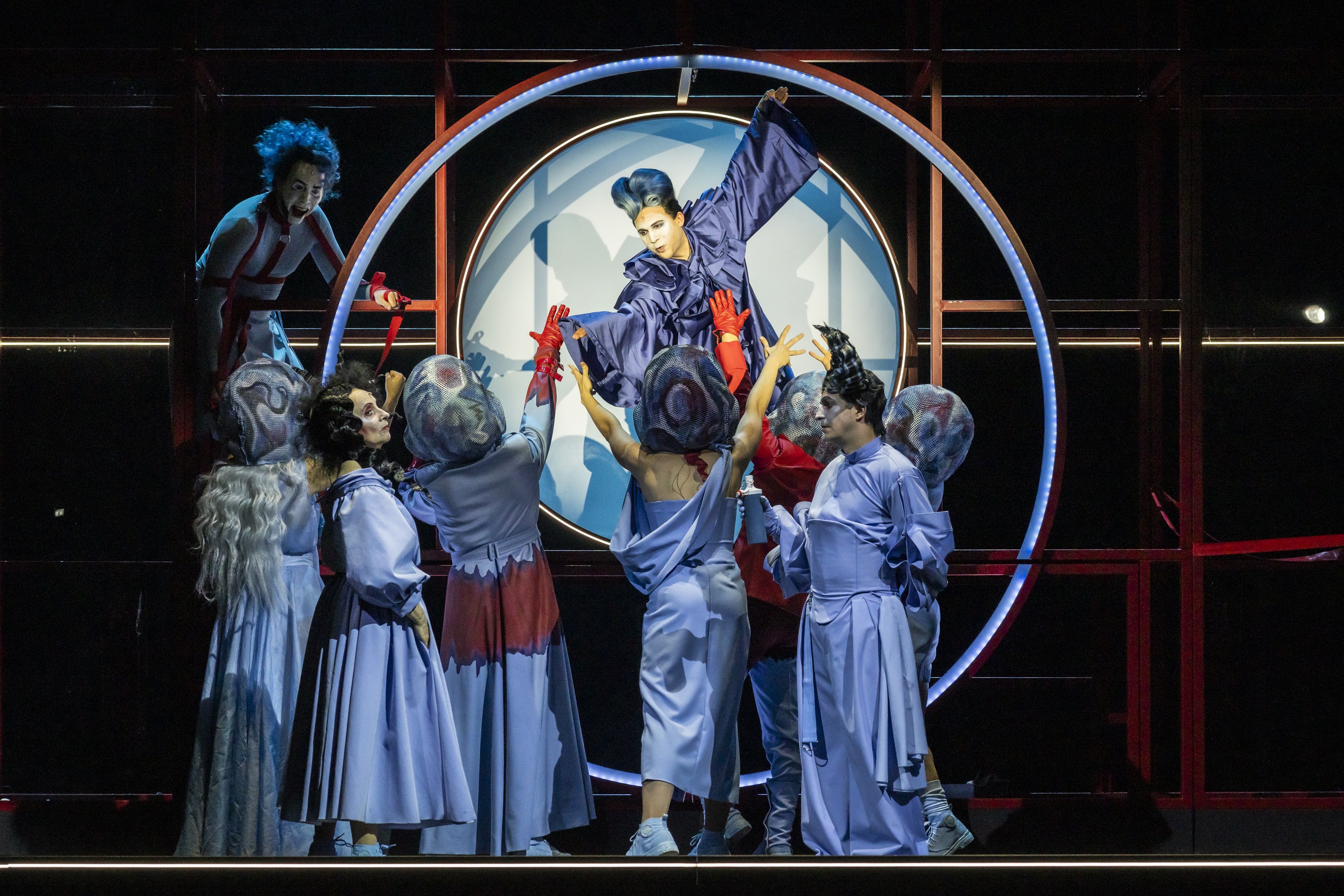 Das Ensemble vom Theater für Niedersachsen gastiert mit dem Musical-Thriller "Sweeney Todd" in Burgdorf