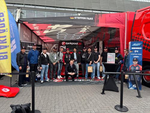 Angehende Berufskraftfahrer auf der IAA