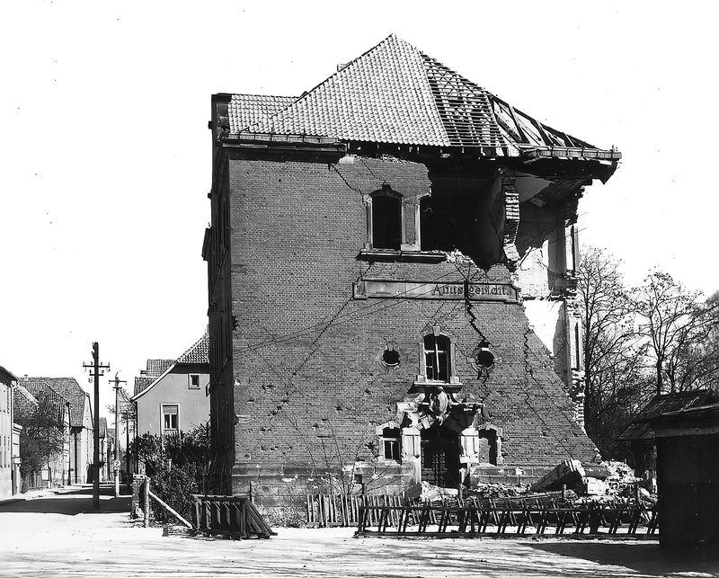 24.2.1945-Amtsgericht nach Bombenangriff 1945