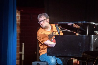 250506_bu_comedy_jens-heinrich-classen