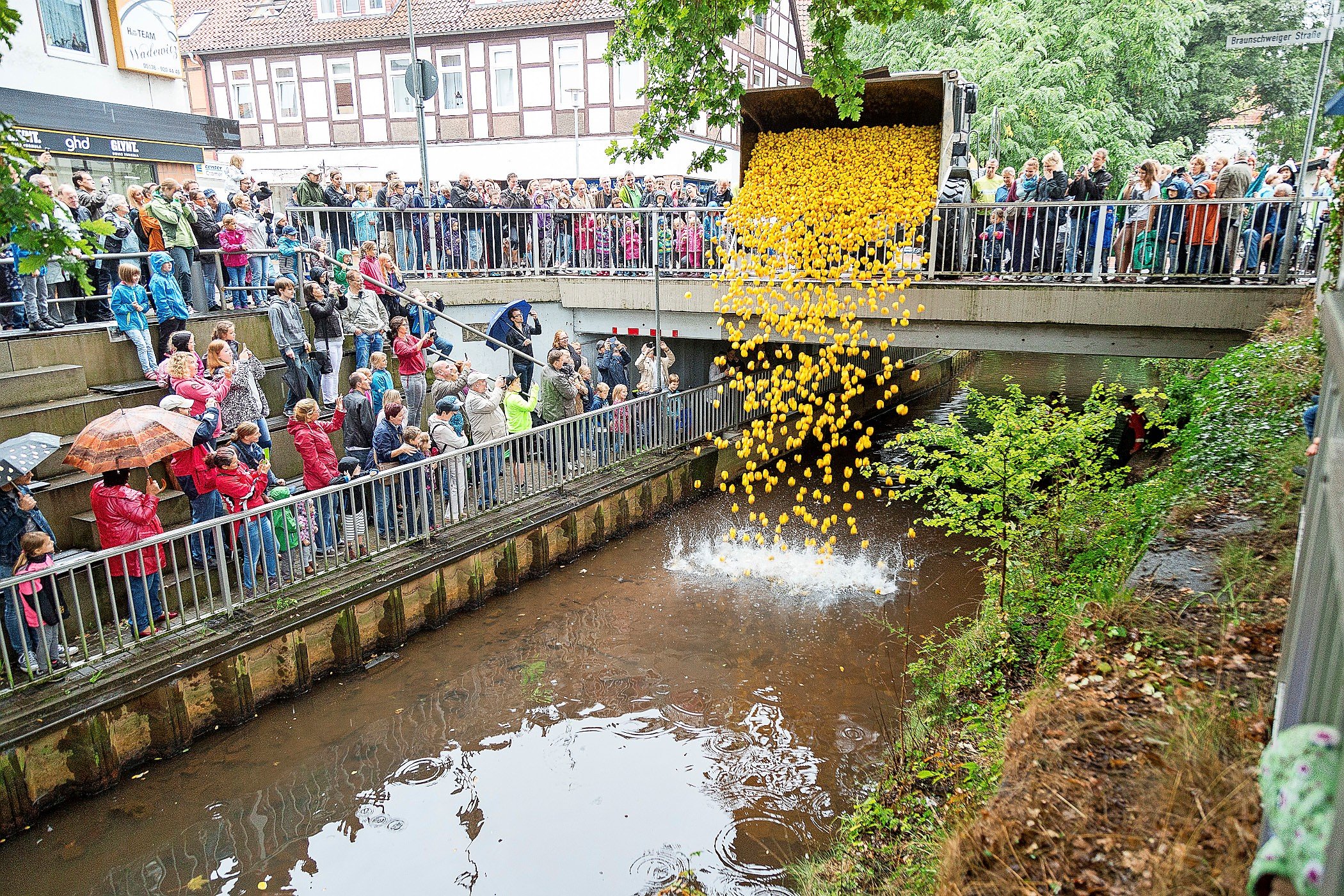 250507_bu_entenrennen