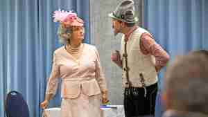 In dem Stück „Mord bei bester Gesundheit“ geht es um die dunklen Geheimnisse einer luxuriösen Privatklinik.