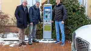 Werben für die Parkgebühren-Erstattung: der SMB-Vorsitzende Markus Wzietek (von links), der SMB-Geschäftsführer Gerhard Bleich und der stellvertretende SMB-Vorsitzende Sebastian Cramer.