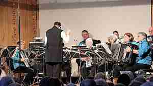 Unter der Leitung von Tatiana Ladutko präsentiert das Akkordeon- Orchester Hohner Ring ein vielseitiges Programm.