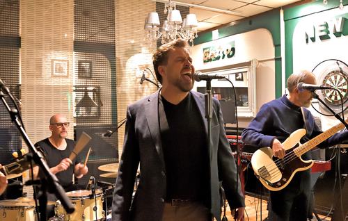 Zwei Bands rocken im Garfield: „Let’s Rock Burgdorf“ bietet 2026 wieder ein umfangreiches Programm