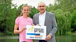 Schirmherrin Fabienne Königstein und Jürgen Wache von der Hannoverschen Volksbank werben für die "Sterne des Sports".