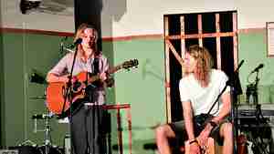 Das Duo Sophia & Samson aus Celle ist beim Unplugged Festival aufgetreten.