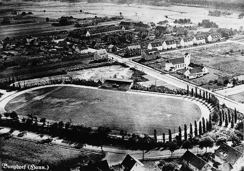 35 Das Burgdorfer Stadion in den 1930er Jahren