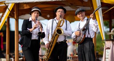 Aue-Führung mit Livemusik der Marshmallows (1)