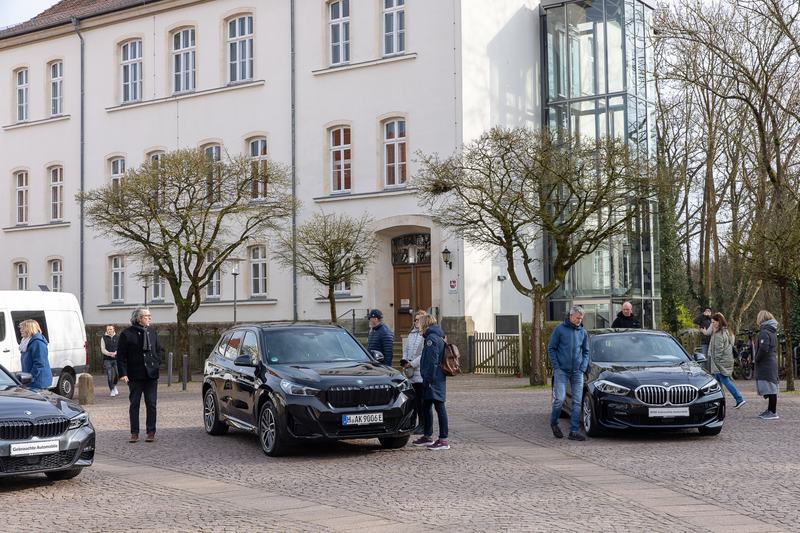 Autoschau des Autohauses Weller auf dem Pferde- und Hobbytiermarkt