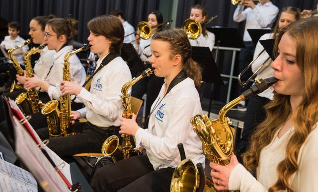 Bigband_GymBu2023_JuJa_3_Burgdorf_Foto_Jorg_Scheibe_-_Kopie.jpeg