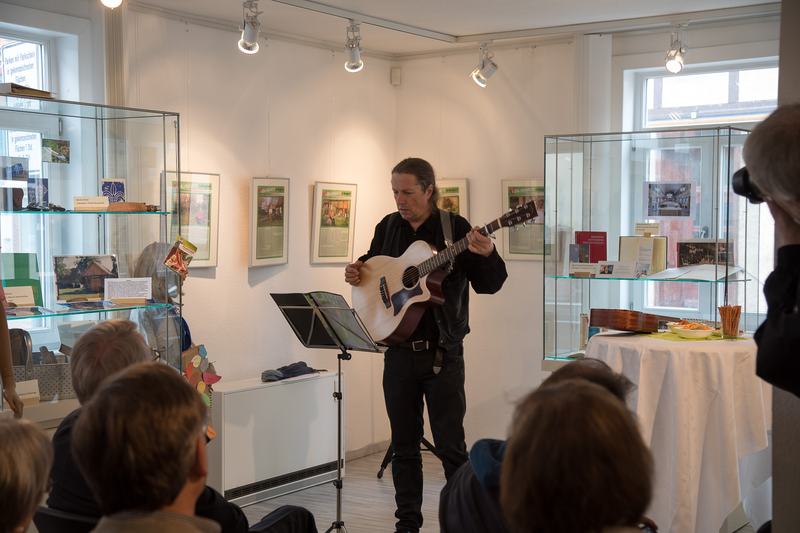 Der Musiker und Sänger Daniel Fernholz