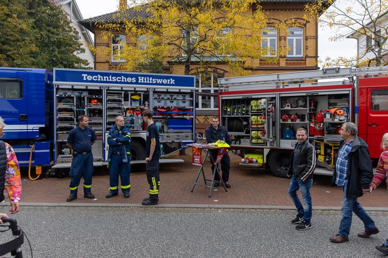 Foto 3 - THW und Ortsfeuerwehr