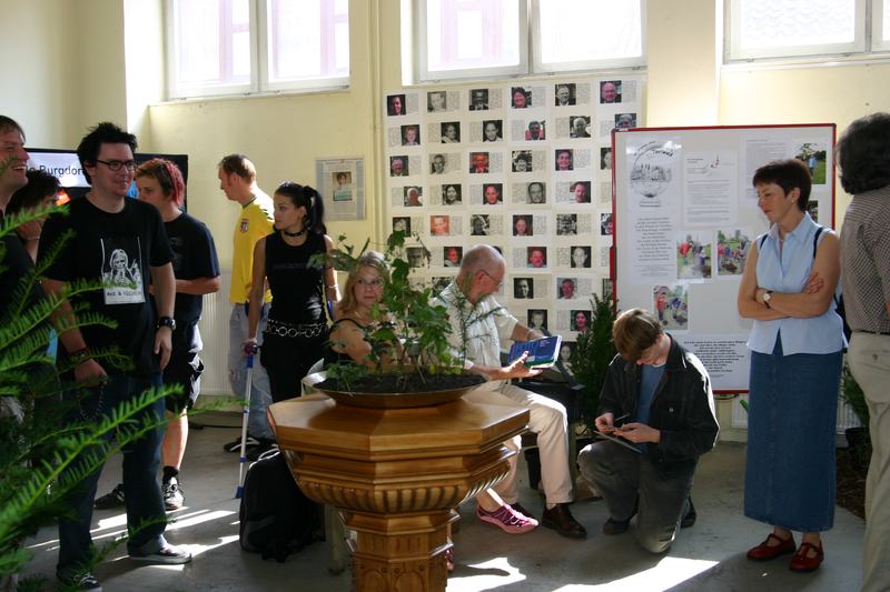 Foto 6 - Eröffnung der Ausstellung 2004