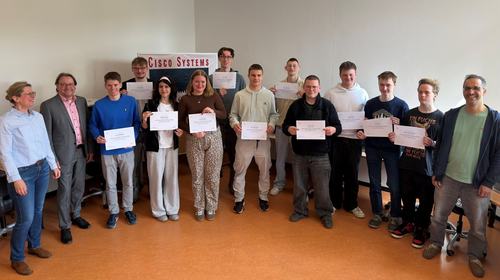 Weltweit anerkanntes Cisco-Zertifikat geht an engagierte Schüler*innen der beruflichen Gymnasien