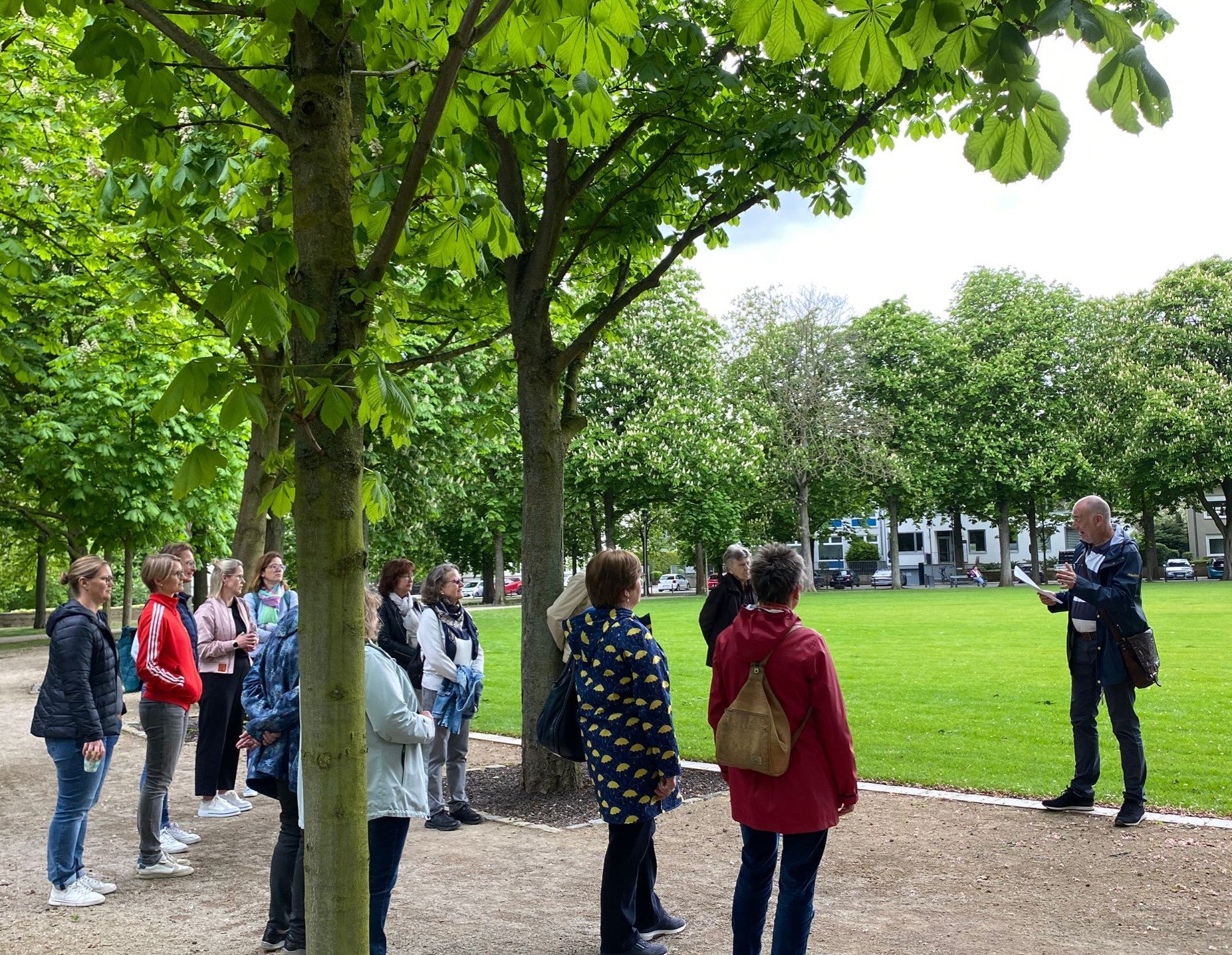 Literarischer Spaziergang mit Andreas Jäger (rechts im Bild)