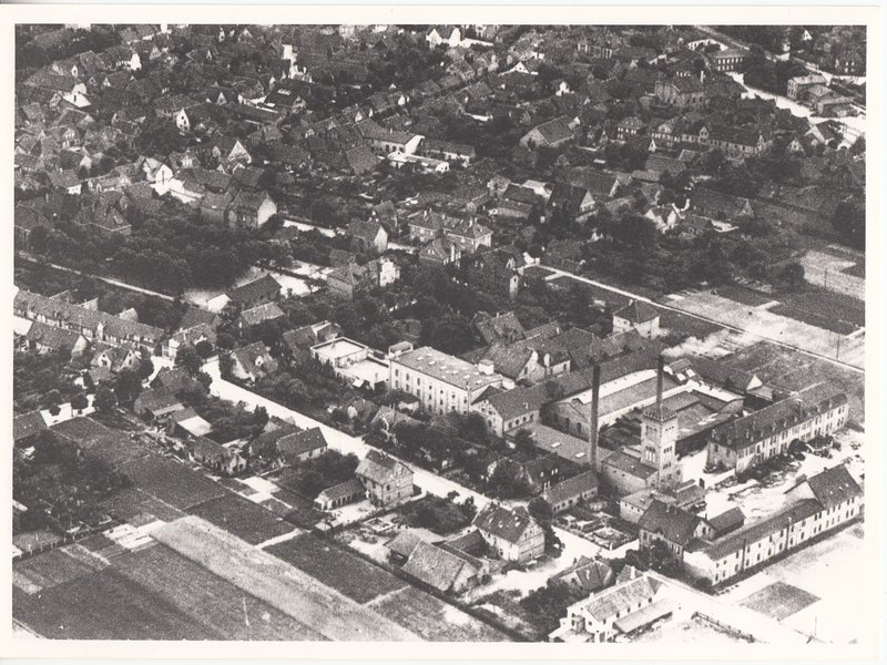 Luftbildaufnahme der Burgdorfer Konservenfabrik um 1935