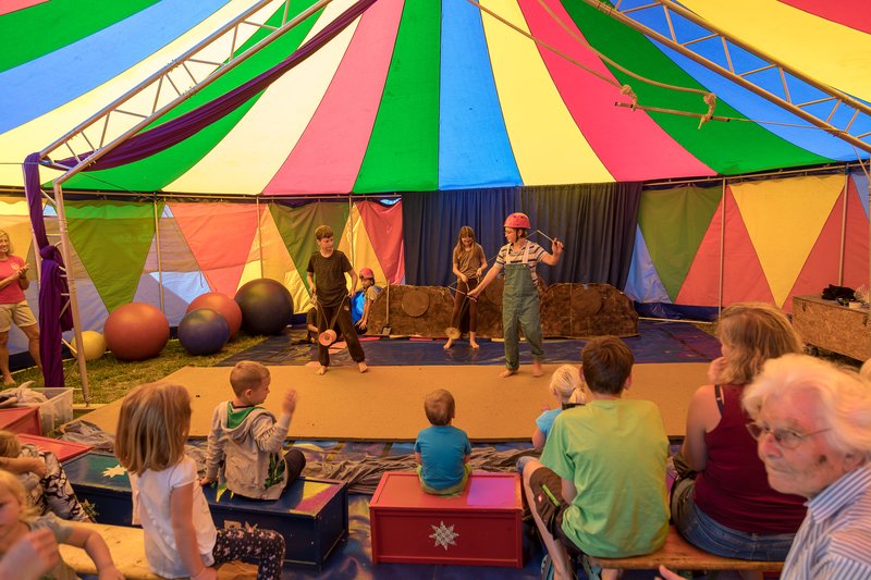 Mitmachaktionen im Kinderzelt