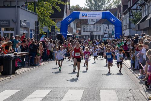 600 aktive Sprinter beim 14. Burgdorfer Spargel-Lauf
