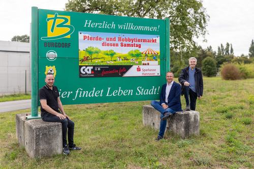 CKT. Folientechnik erneuert Tafeln im Rahmen der Sponsorpartnerschaft mit Stadtmarketing Burgdorf