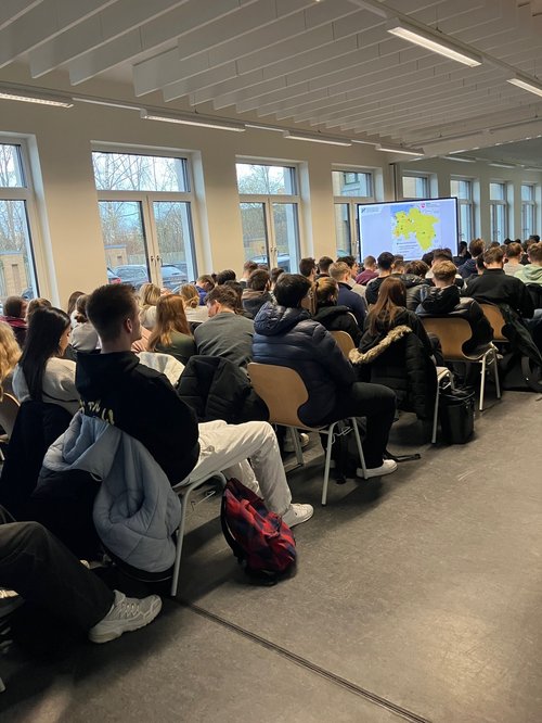 Berufliches Gymnasium mit AbiturPLUS: Lernen für morgen – nicht für gestern