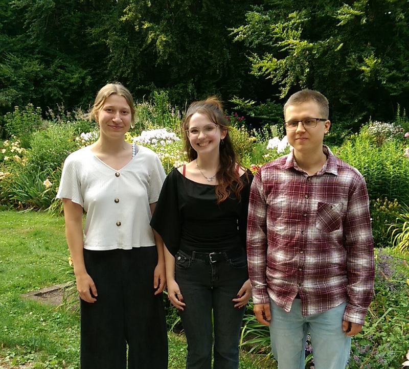 Prämierte Absolventinnen und Absolventen Prüf 2026 von links nach rechts Frau Nora Heid Frau Anna Katharina Bernklau Herr Joel Jost (003)