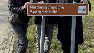 Pressefoto 1 Neue Schilder Burgdorf .jpg (002)