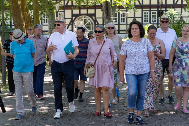 Stadtführung mit Bürgermeister Armin Pollehn (2. v. links)
