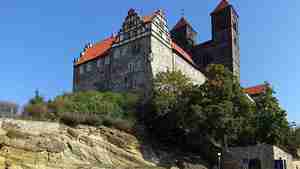 Stiftskirche_St._Servatii_auf_dem_Schlossberg_2.jpg