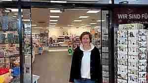 Buchhändlerin Gaby Frey veranstaltet in ihrer neuen Filiale an der Weserstraße Lesungen