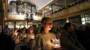 Chöre der Singschule CampusMusik, die Burgdorfer Kantorei und der Posaunenchor bringen zum 40. Quempas-Jubiläum festliche Adventsklänge in die St.-Pankratius-Kirche.